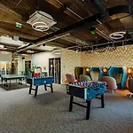 Ibis Styles The Fuzzy Log Hostel *