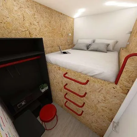 Ibis Styles The Fuzzy Log Hostel Ljubljana