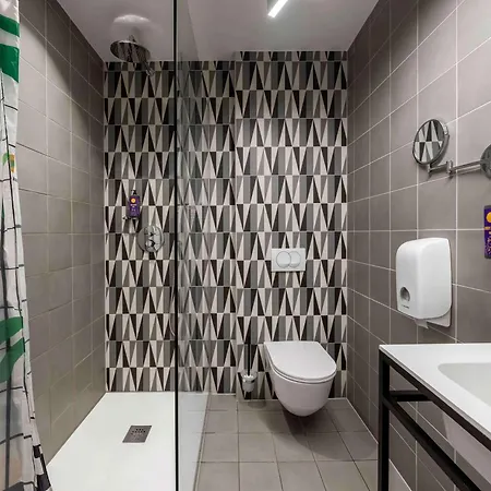 Hostel Ibis Styles The Fuzzy Log Ljubljana