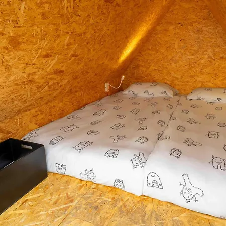 Hostel Ibis Styles The Fuzzy Log