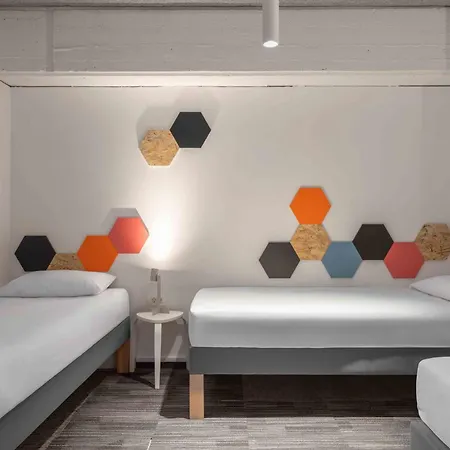 Ibis Styles The Fuzzy Log Hostel *