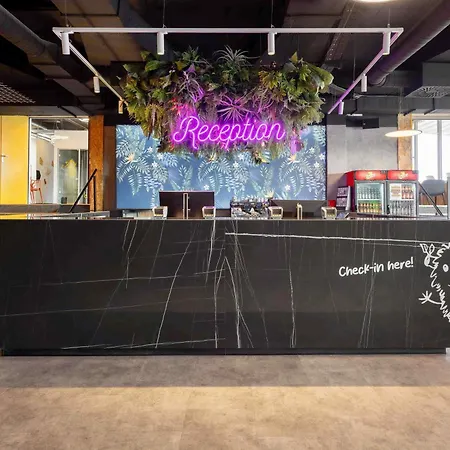 Ibis Styles The Fuzzy Log * Lublaň