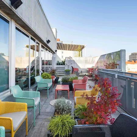 Ibis Styles The Fuzzy Log Hostel Lublaň