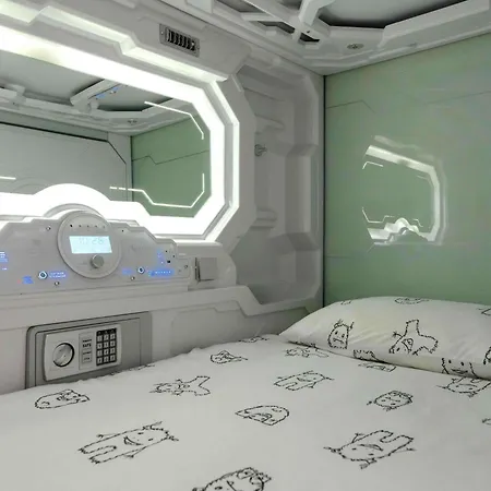 Ibis Styles The Fuzzy Log Hostel Lublaň