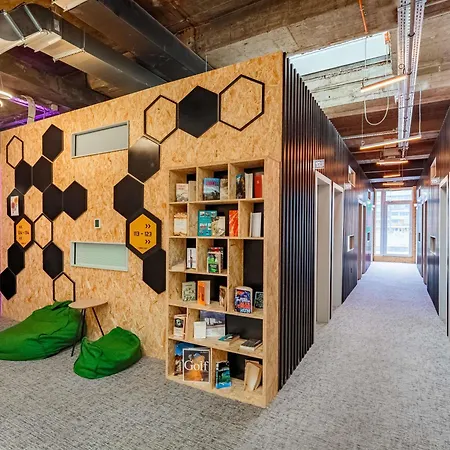 Ibis Styles The Fuzzy Log Hostel *