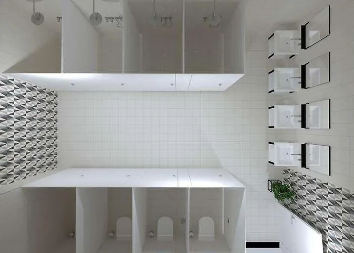 Ibis Styles The Fuzzy Log Hostal *