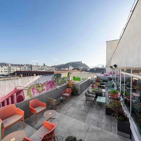 Ibis Styles The Fuzzy Log Hostel