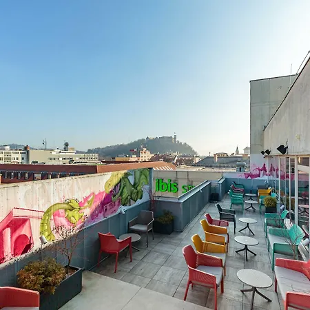 Hostel Ibis Styles The Fuzzy Log Ljubljana