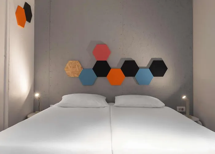 Ibis Styles The Fuzzy Log * Lublaň