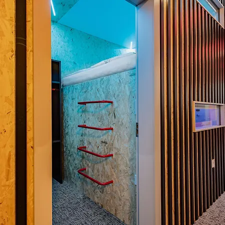 Hostel Ibis Styles The Fuzzy Log